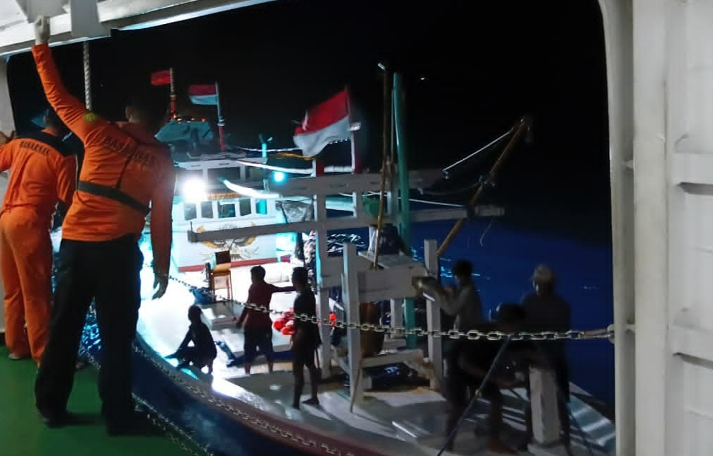 Tim Basarnas Kembali Temukan Lima Korban KM Nurul Salsa Dengan Selamat
