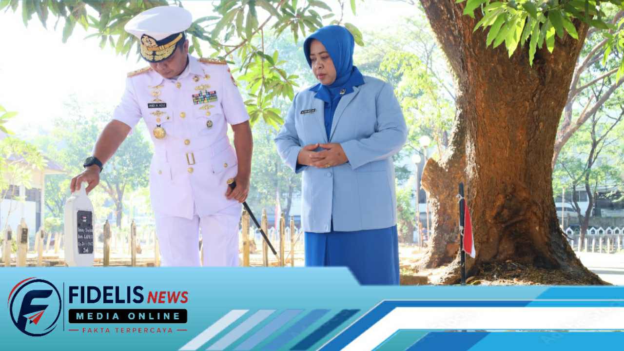 Berziarah di TMP Panaikang, Jajaran Pimpinan Kodaeral VI Tabur Bunga Dalam Peringatan Hari Jadi Koderal