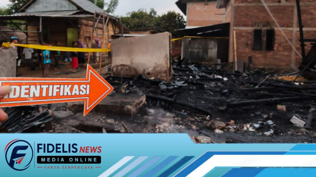 Polres Polman dan Polsek Wonomulyo Olah TKP Kebakaran Dua Rumah di Dusun Jombang