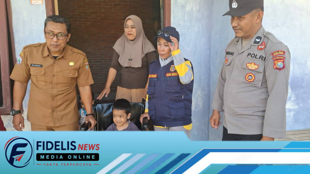 Bhabinkamtibmas Dampingi Penyerahan Bantuan Kursi Roda Warga  Disabilitas Dan Penjualan Jagung Petani ke Bulog